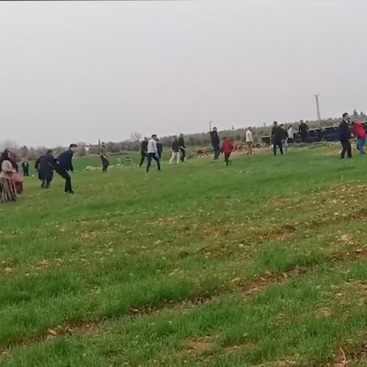 Arazi kavgasında 2'si kadın 10 kişi yaralandı