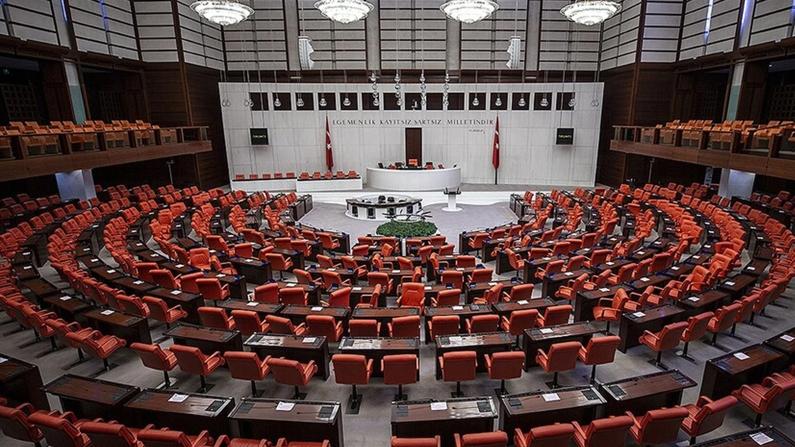 TBMM'de bu hafta doğum izni ve sosyal medya düzenlemesi görüşülecek