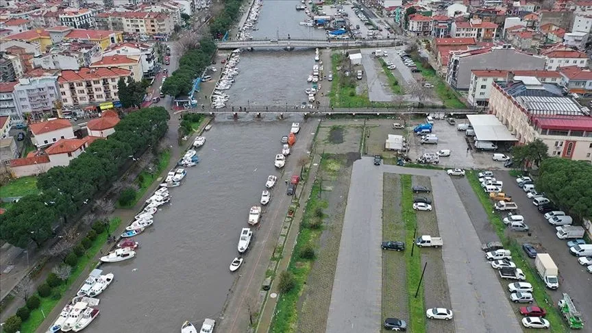 Çanakkale'de debisi yükselen Sarıçay'da yaşanan taşkın dronla görüntülendi