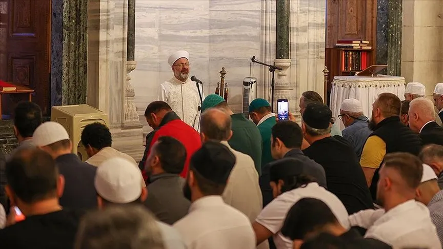 Aileler sabah namazında Gazze için bir araya geldi