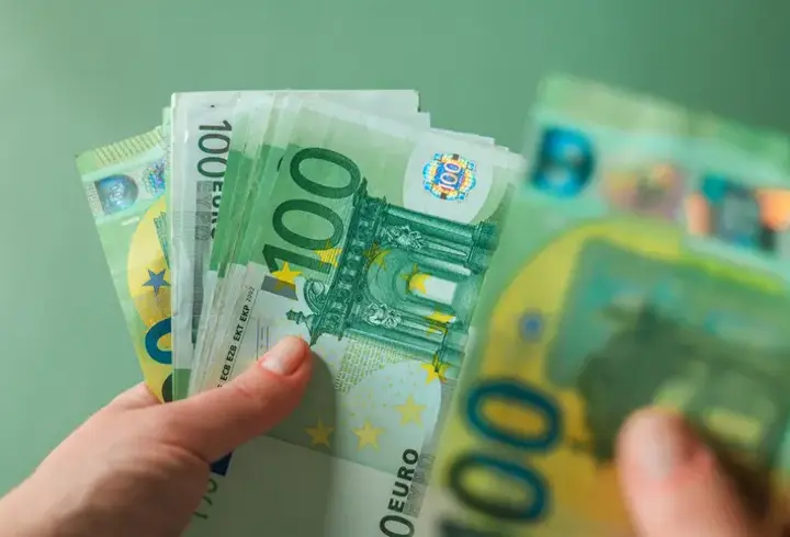 Almanya'da saatlik asgari ücrete kademeli zam: Oranlar belli oldu