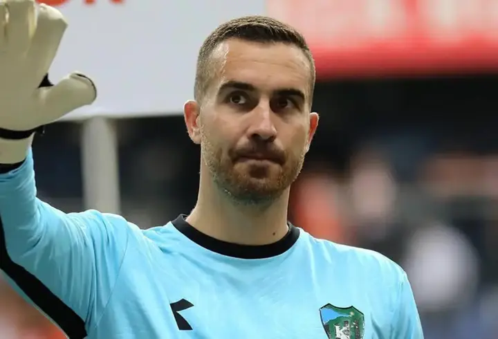 Kocaelispor, tecrübeli kaleci Harun Tekin'in sözleşmesini feshetti
