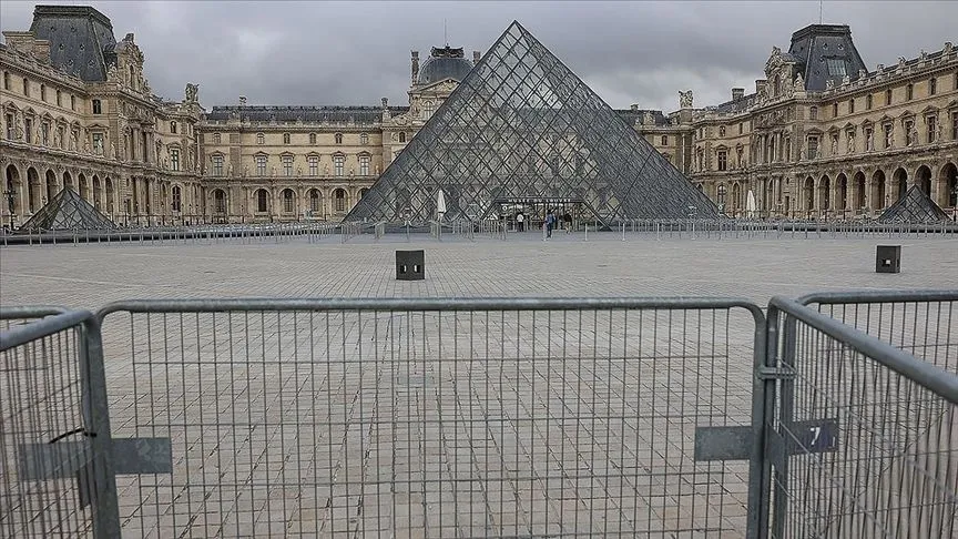 Dünyaca ünlü Louvre Müzesi Müdürü Laurence des Cars istifa etti