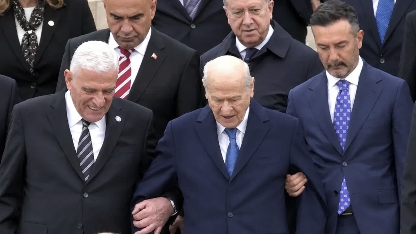 Dervişoğlu, Bahçeli'nin Koluna Girmesiyle İlgili Konuştu: Bugün Olsa Yine Yaparım