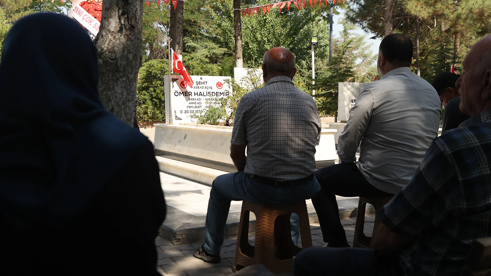 Şehit Ömer Halisdemir'in kabrinde yoğunluk yaşanıyor