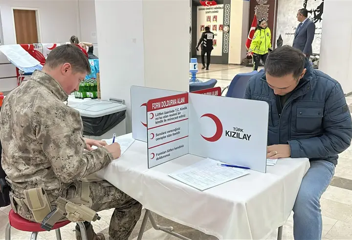 Edirne'de, emniyet teşkilatından polis haftasında kan bağışı