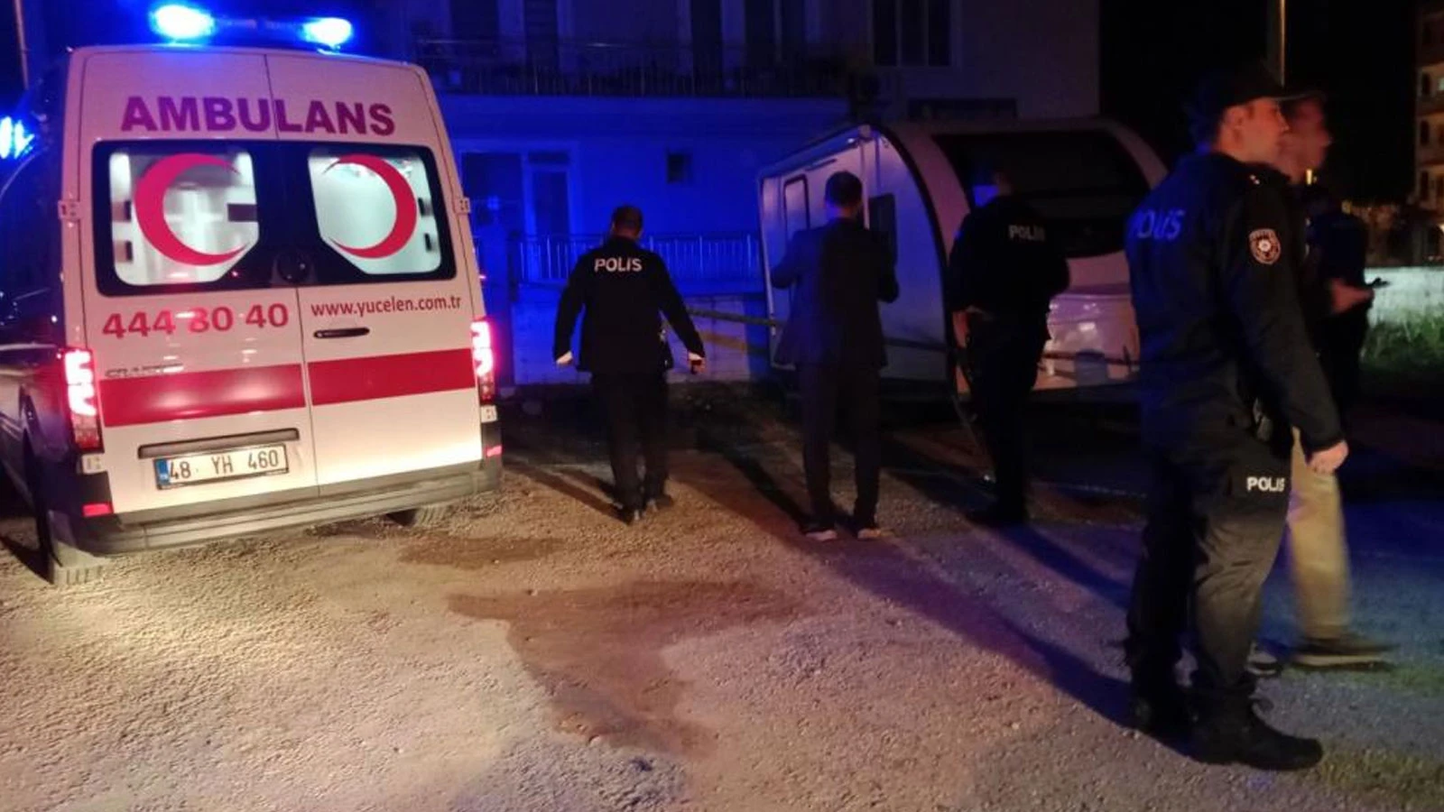 Muğla'da bir şahıs sokak ortasında başından vurulmuş halde bulundu