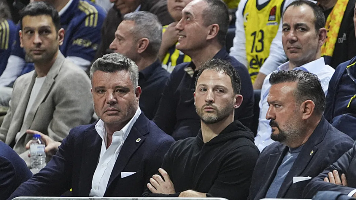Fenerbahçe'de gelecek sezon için büyük ikilem! Transfer hedefleri belli ancak...