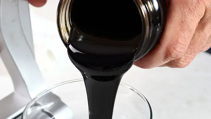 Pekmez Boğaz Ağrısını Gerçekten Kesiyor Mu? Nenelerimiz Yıllardır Tüketiyordu, Gerçek Belli Oldu