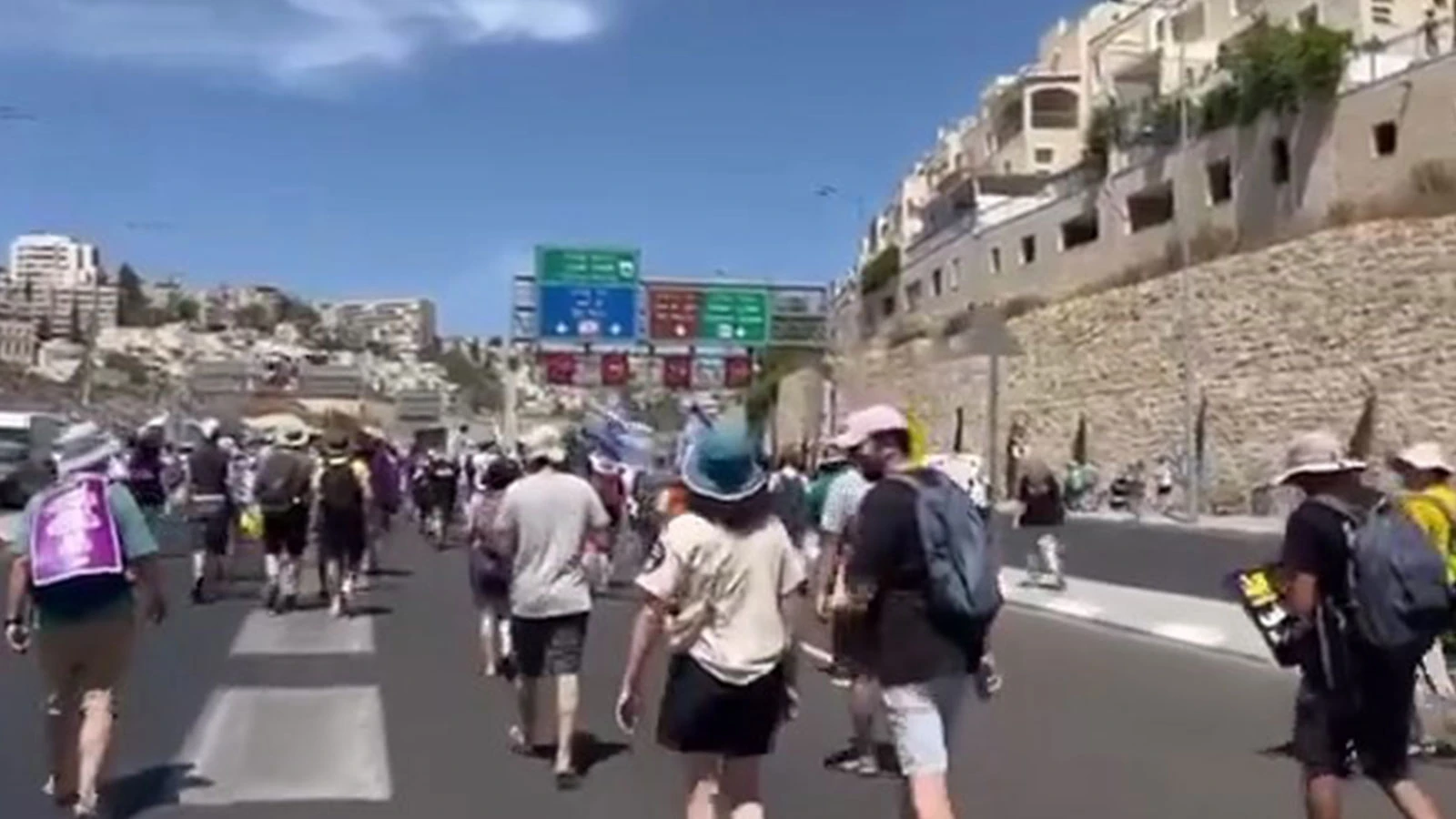 İsrailliler, Gazze'deki esirlerin getirilmesi için protestoya başladı