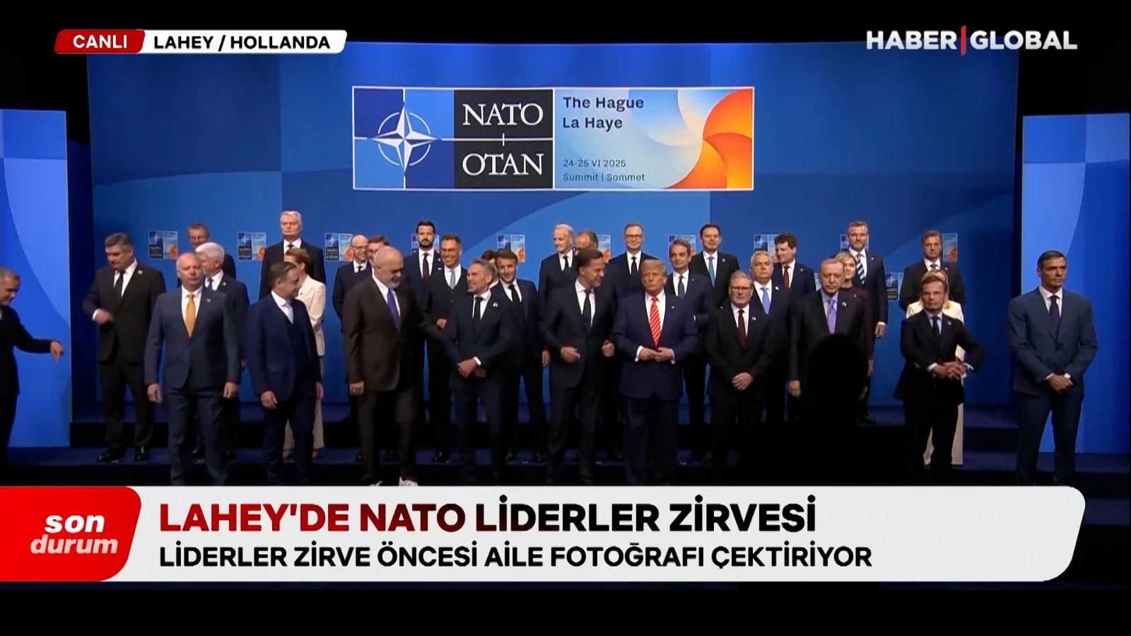 Cumhurbaşkanı Erdoğan, NATO'da aile fotoğrafı çekimine katıldı