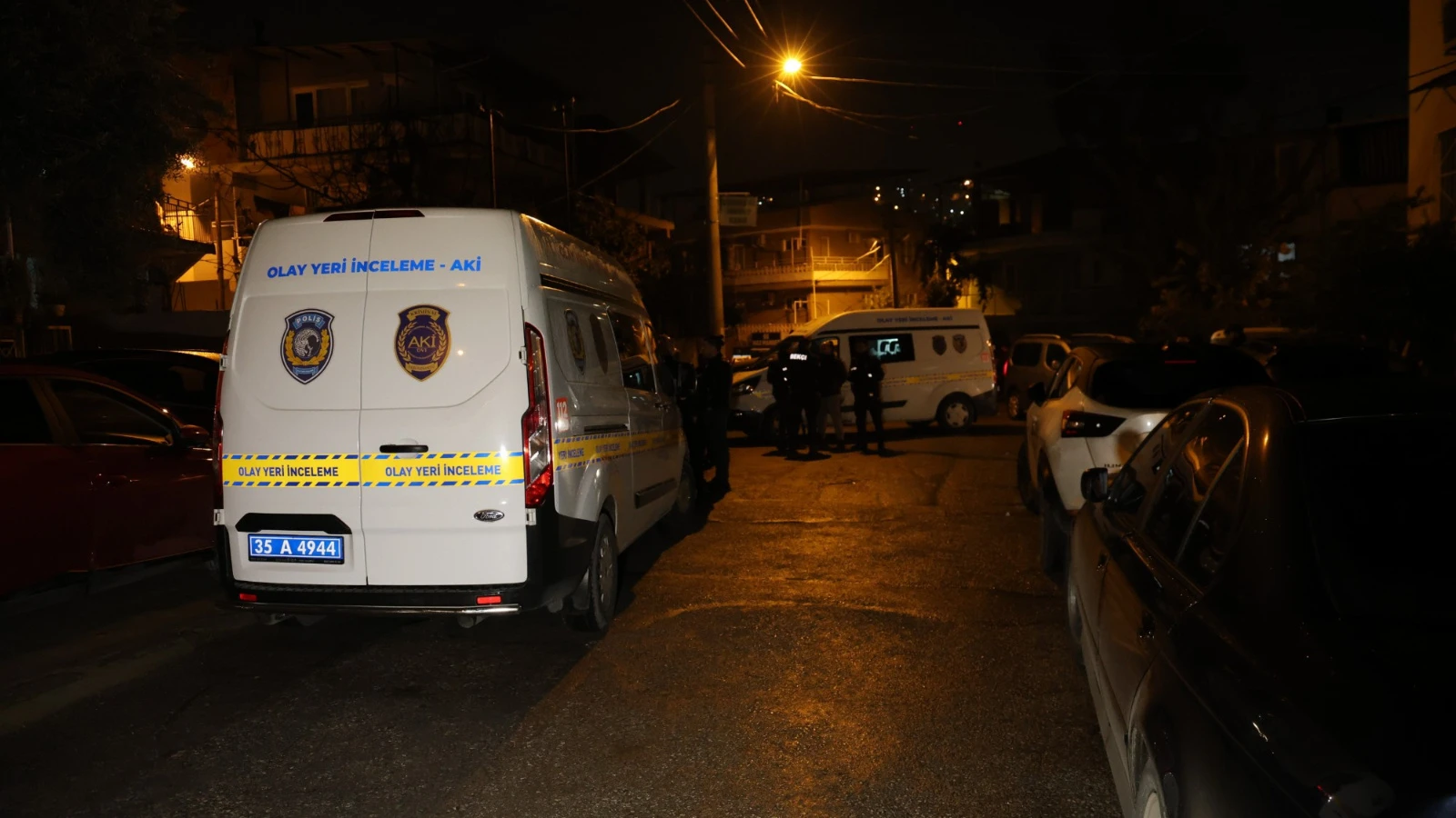 İzmir'de korkunç cinayet! Hırsızlık için girdikleri evin sahibini bıçakla öldürdüler