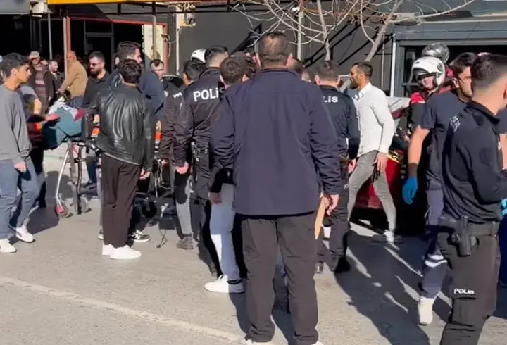 Bıçaklı kavgada 24 yaşındaki genç hayatını kaybetti