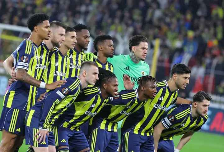 Fenerbahçe'de, Nottingham Forest maçı öncesi 2 oyuncu kart sınırında