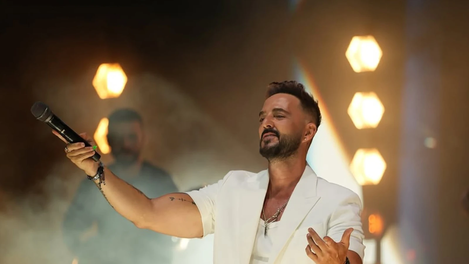 Gökhan Özen aşkını ilan etti! Yeni sevgilisiyle ilk paylaşım