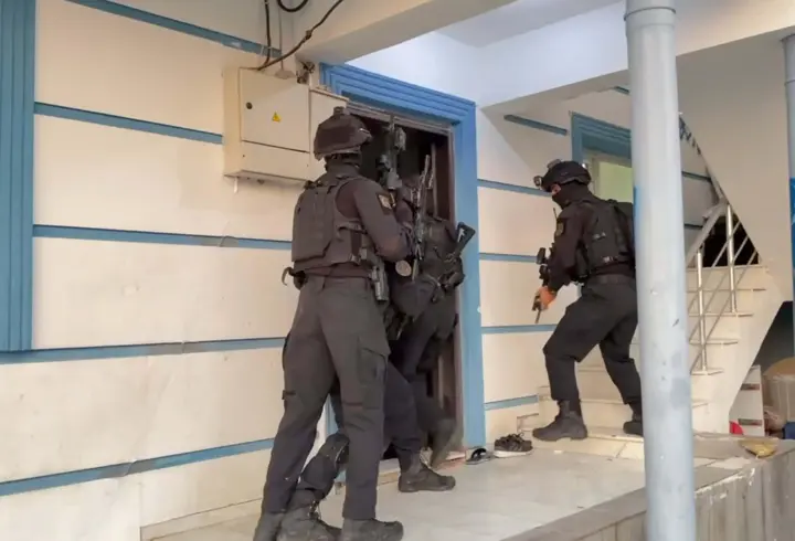 İzmir merkezli 2 ilde 'Medeler' suç örgütüne operasyon: 14 gözaltı