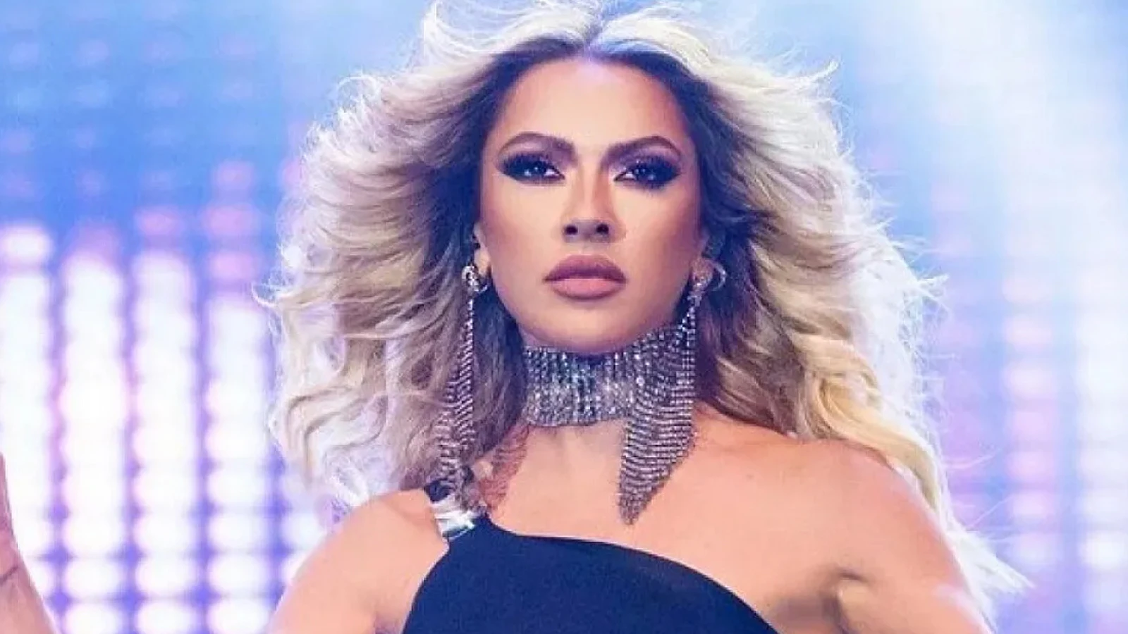 Hadise'den olay paylaşım: Gözlerinizi alamayacaksınız