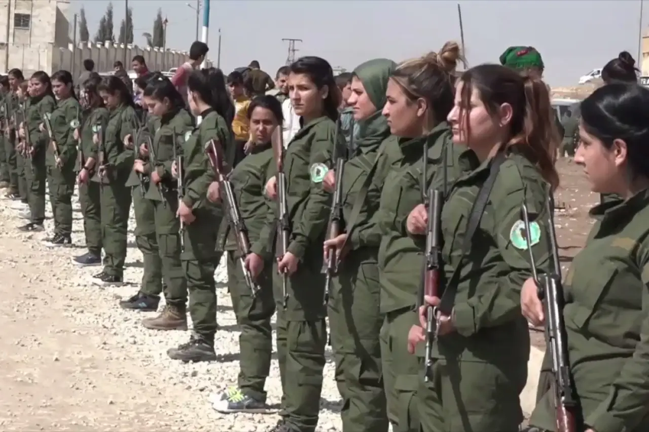 Kobani'de iki Kürt kadın komutan emniyet birimlerinin başına getirildi