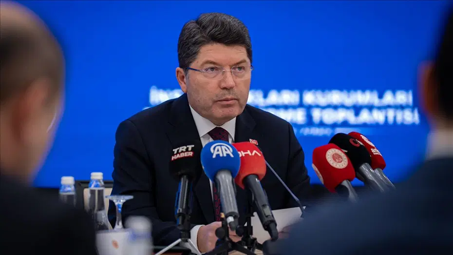 Bakan Tunç'tan, DEM Parti'nin barış yasası önerisine yanıt