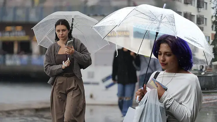Meteoroloji Haritayı Paylaştı! Şemsiyeleri Hazırlayın: Gök Gürültülü Sağanak Geliyor