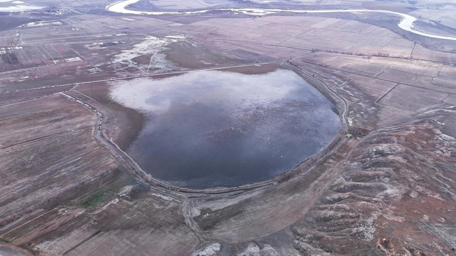 Sivas'ta göller doldu taştı, tarım arazileri sular altında kaldı