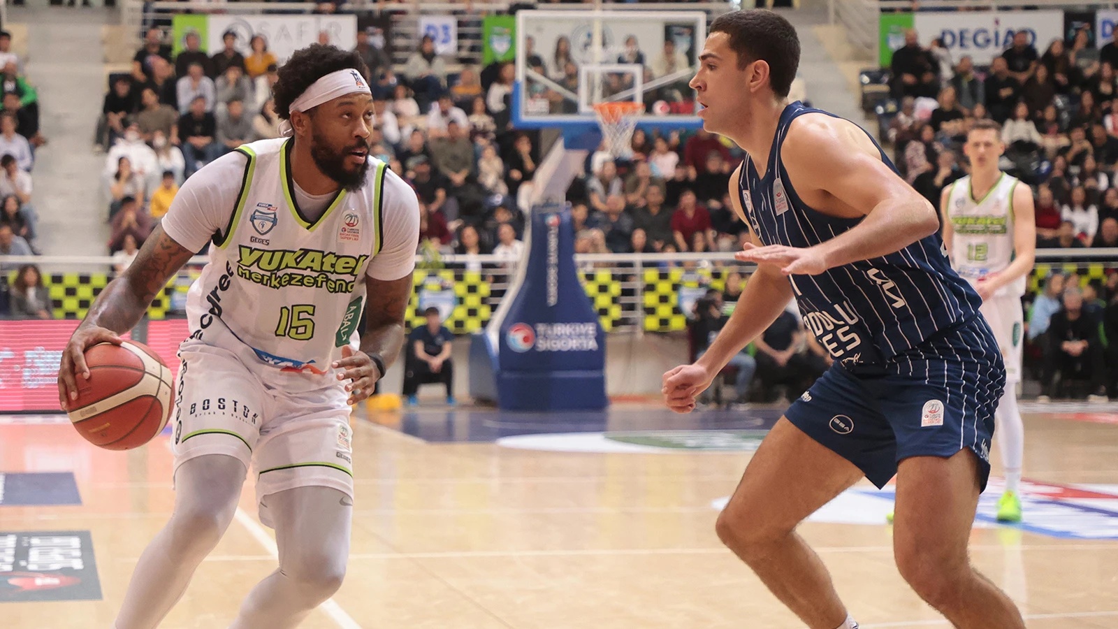 Anadolu Efes'e bir darbe de Merkezefendi Belediyesi'nden geldi
