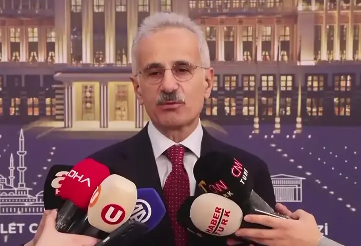 Bakan Uraloğlu: "Hürmüz'de Türk bayraklı gemi yok"