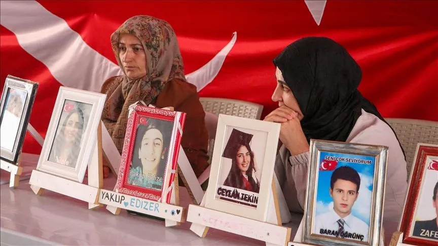 Diyarbakır anneleri Kurban Bayramı'nda da evlatları için nöbette
