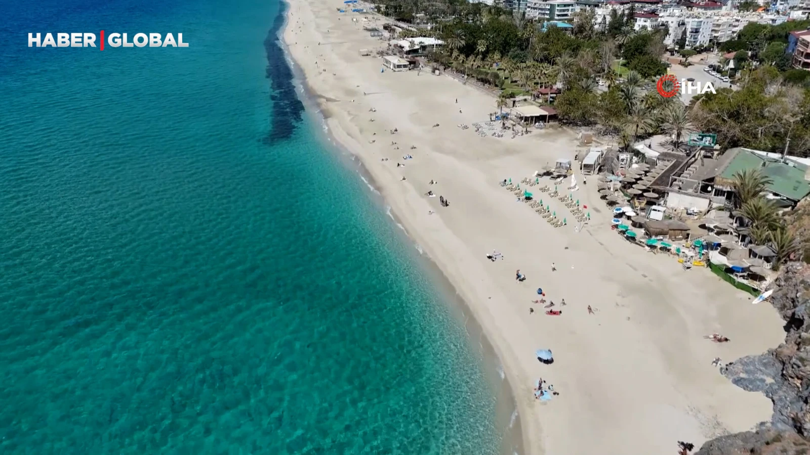 Alanya Kleopatra Plajı'nda mart ayında deniz keyfi