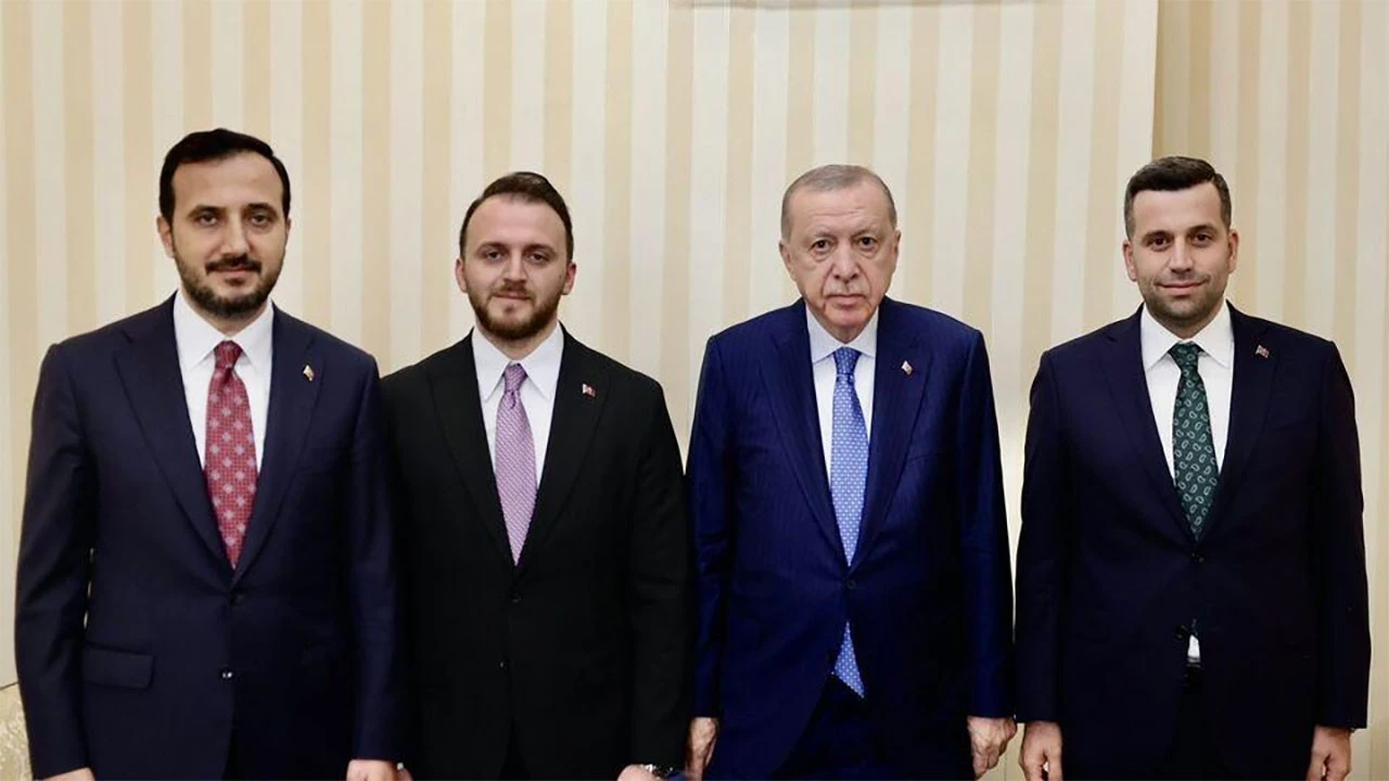 Cumhurbaşkanı Erdoğan, Üsküdar Ve Ataşehir Belediye Başkan Vekilleri'ni Kabul Etti
