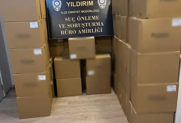 Bursa'da 460 kilo kaçak tütün ile 310 bin makaron ele geçirildi; 2 gözaltı