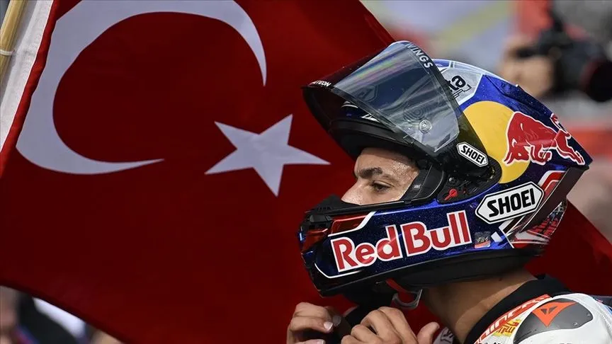 Toprak Razgatlıoğlu, İspanya'da cumartesi günü 3'üncü dünya şampiyonluğunu ilan edebilir