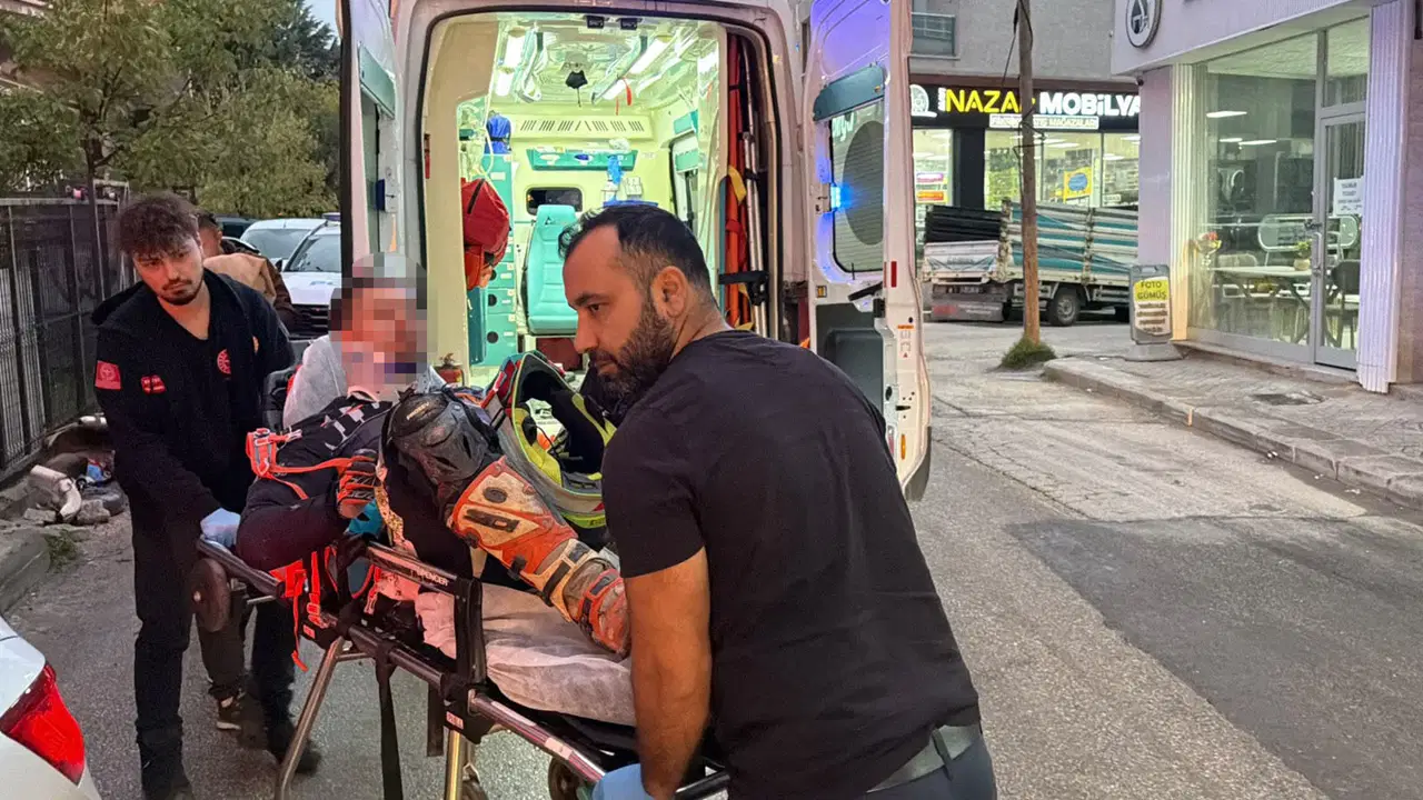 'Dur’ İhtarından Kaçan Motosikletli, Polis Aracıyla Çarpıştı: 258 Bin Lira Ceza