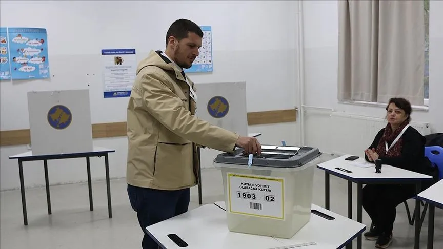 Kosova'da yerel seçimin ikinci turunda oy kullanma işlemi sona erdi
