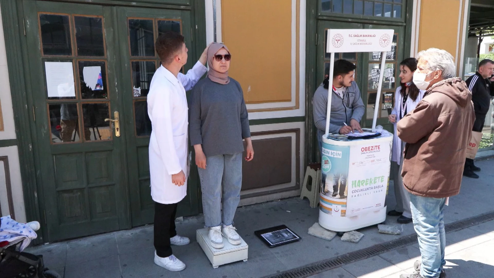 Bakanlığın meydanlarda 'kilo kontrolü' uygulaması Bakırköy'de başladı