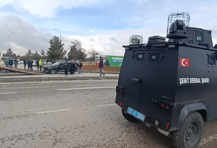 Gaziantep'te 8 ayrı suçtan aranan şüpheli polisin takibiyle yakalandı