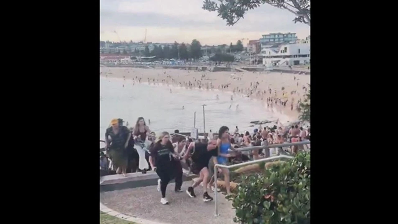 Avustralya’da plajda silahlı saldırı: 2 kişi gözaltına alındı
