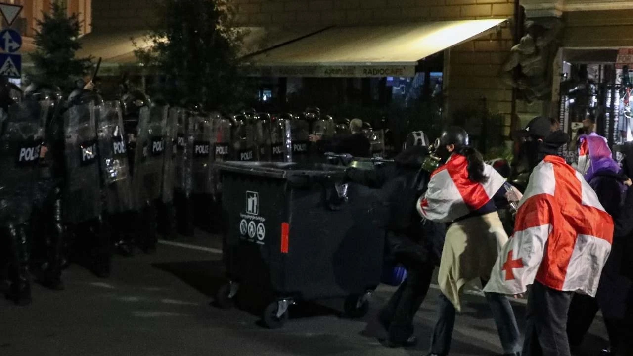 Komşuda seçim sonrası ortalık karıştı: Hükümeti devirme girişimi