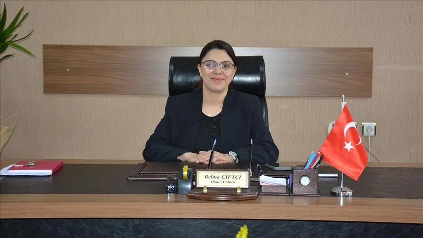 Mezun olduğu aşçılık lisesinin ilk kadın müdürü oldu