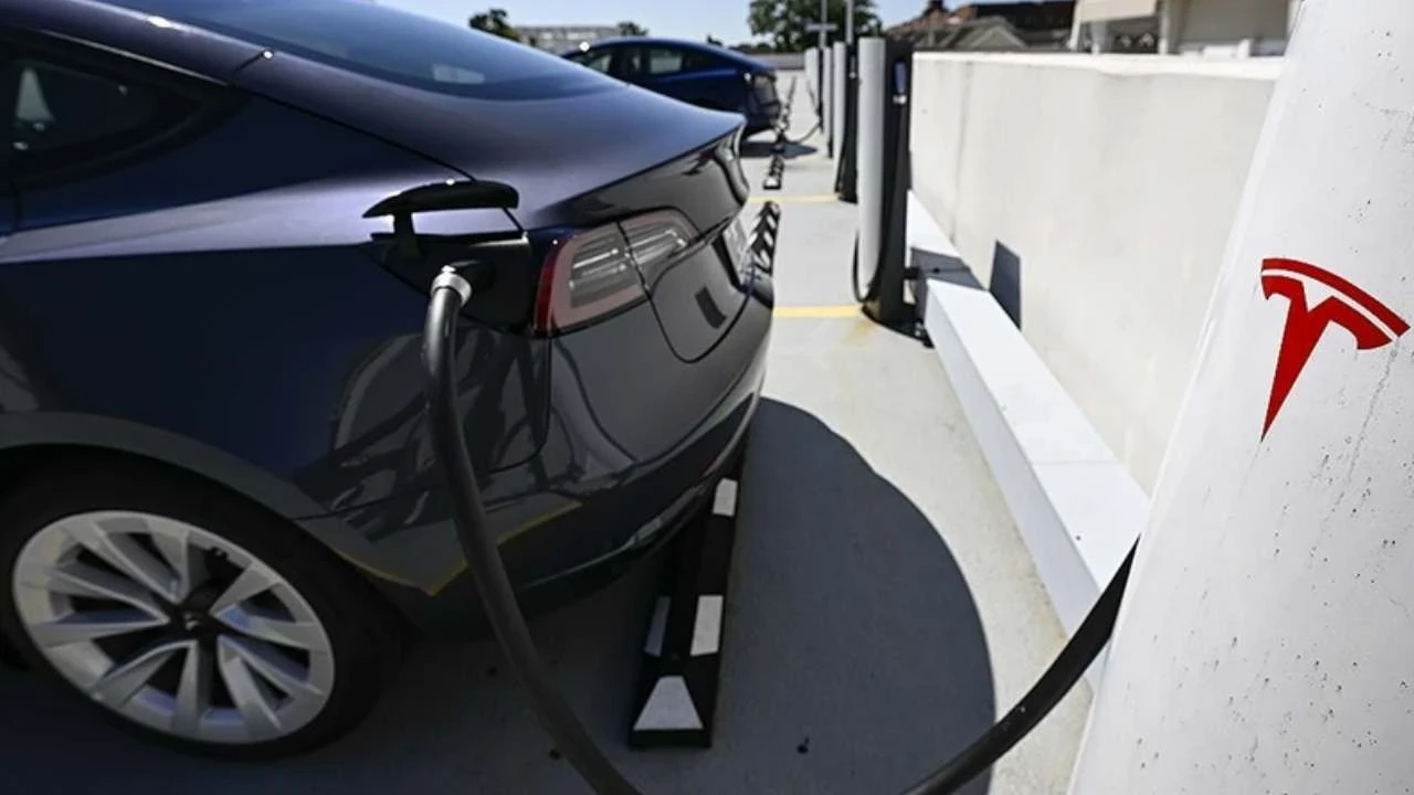 Elektriklide hayal kırıklığı: ABD'de dev yatırımlar askıya alındı