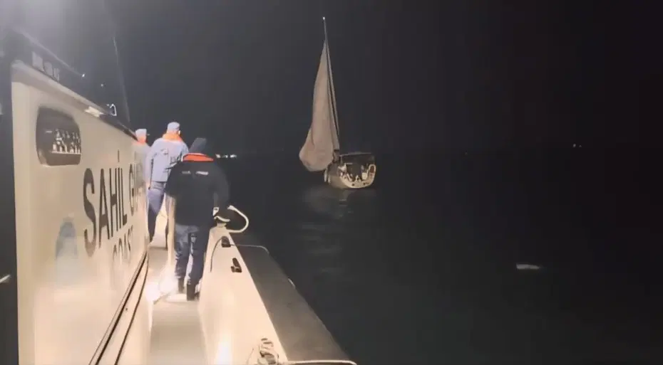 Çanakkale Boğazı'nda kurtarma operasyonu