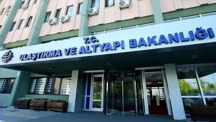 İstanbul'daki olumsuz hava koşulları nedeniyle 46 uçak başka havalimanlarına yönlendirildi