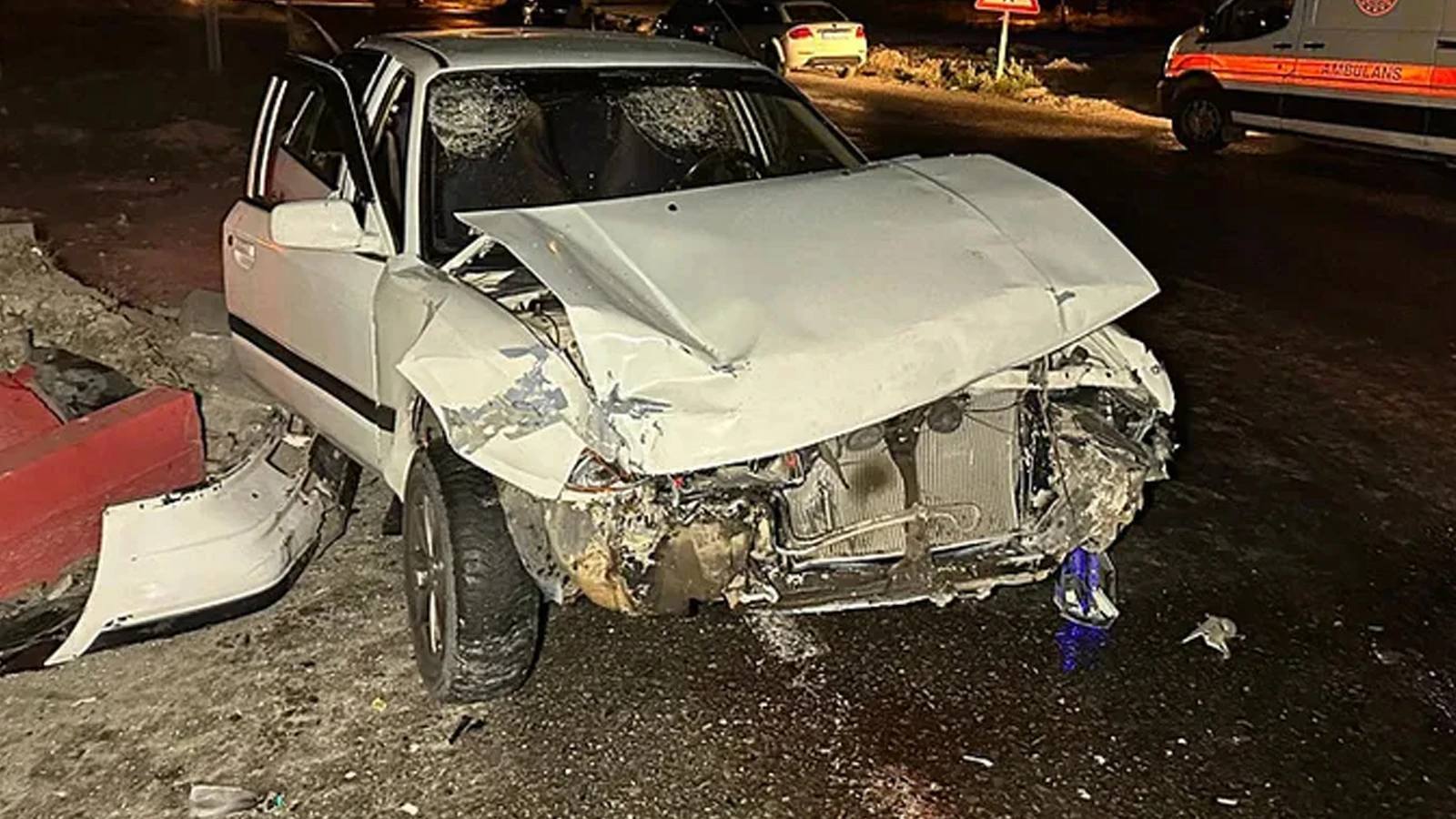 Uşak'ta korkunç kaza! 1'i bebek 10 kişi yaralı