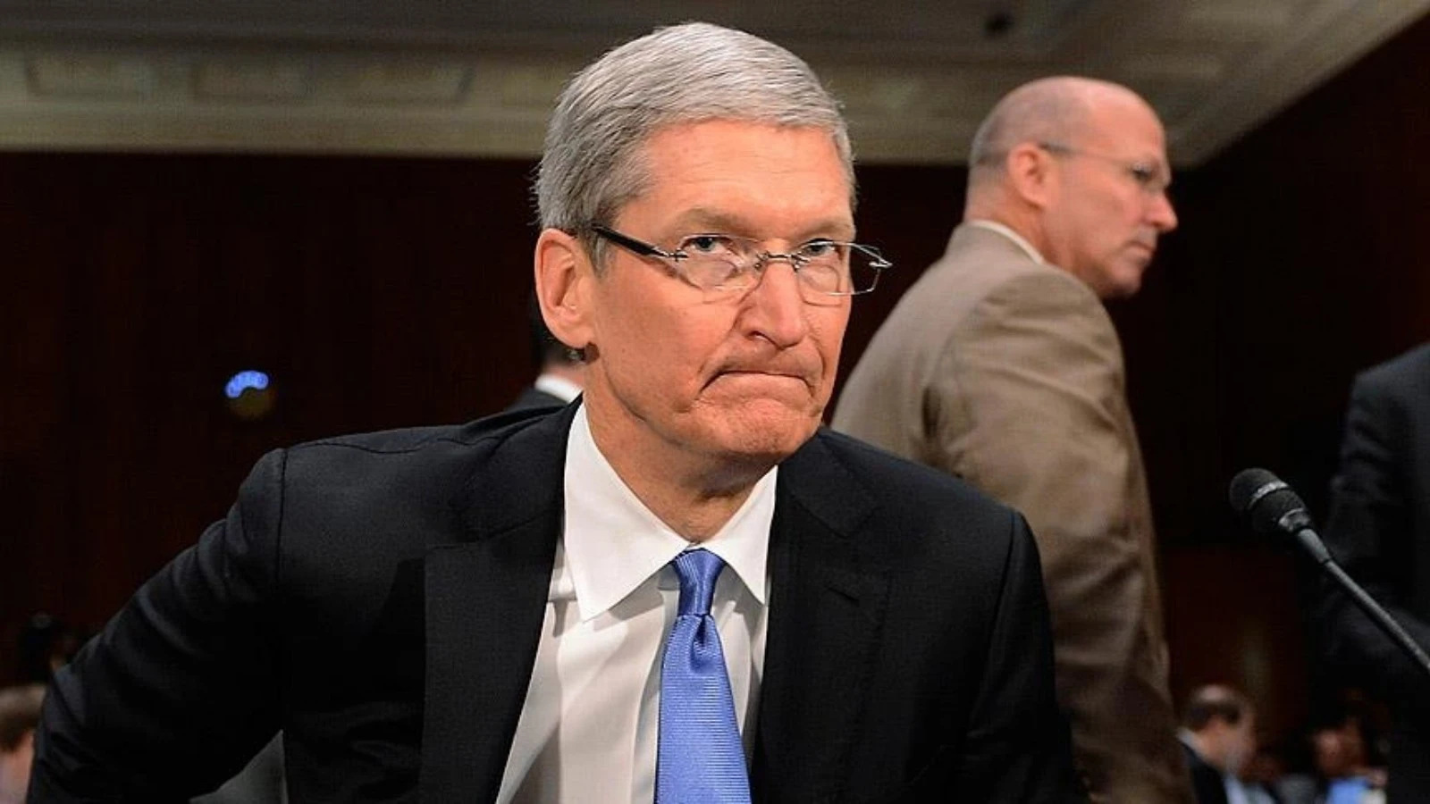 Apple CEO'su Tim Cook görevinden ayrılıyor