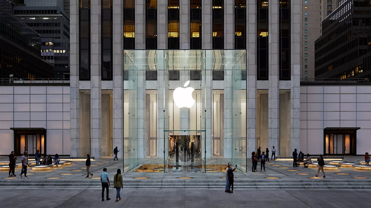 Apple’da Yaprak Dökümü: Siri Yöneticisi Bile Gitti