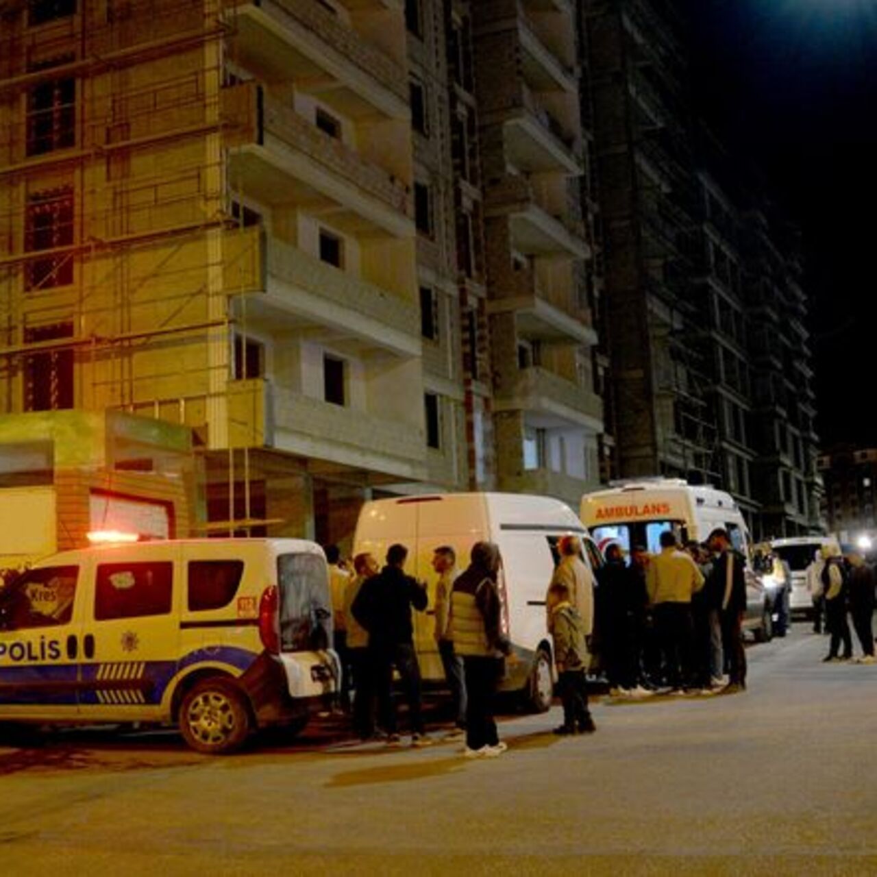 7’nci kattan düşen inşaat işçisi öldü! O anlar kamerada