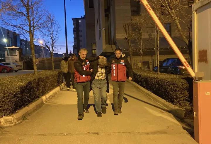 Atatürk’e hakaretten tutuklandı