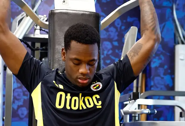 Fenerbahçe'de sakatlığı devam eden Jhon Duran'ın son durumu belli oldu