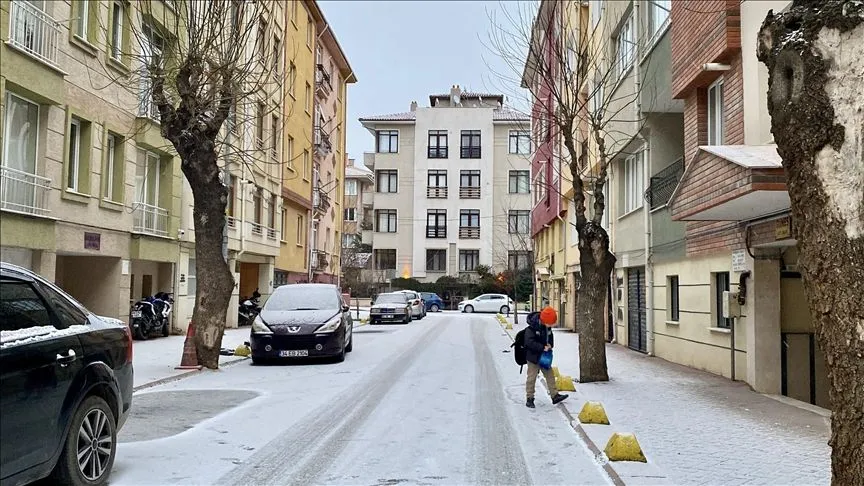 Yurtta kar yağışı ve soğuk hava etkili oluyor