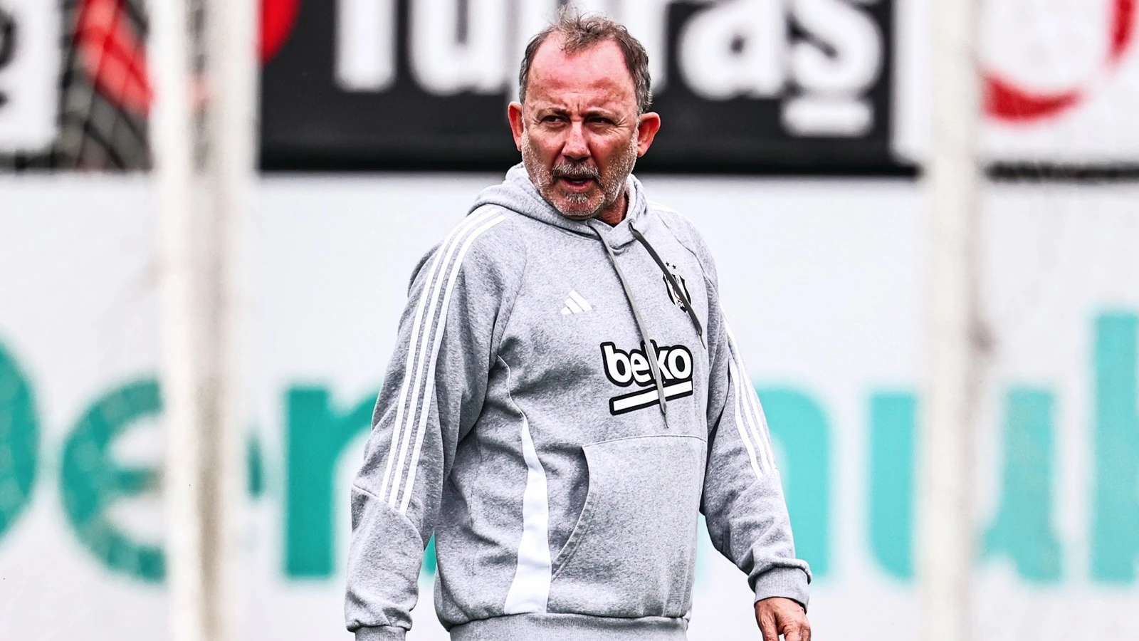 Beşiktaş 3 futbolcusundan yoksun çalıştı